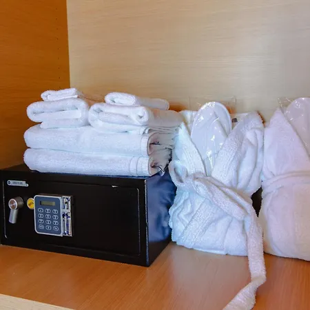 Luxury Elite Aj05 Complete With A Private, Climate Controlled Pool And A Relaxing Outdoor Jacuzzi, Aphrodite Hills *