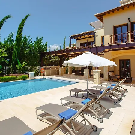 Luxury Elite Aj05 Complete With A Private, Climate Controlled Pool And A Relaxing Outdoor Jacuzzi, Aphrodite Hills * Sakarya