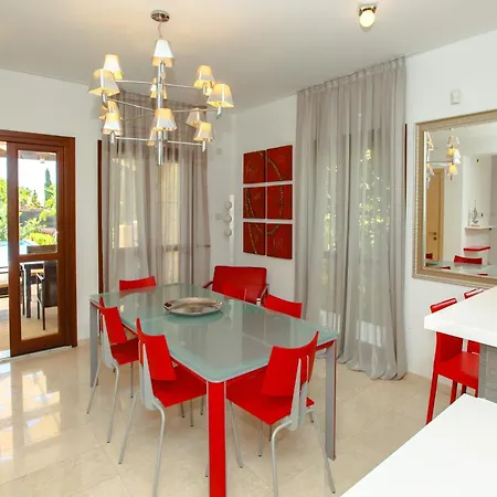 Villa Luxury Elite Aj05 Complete With A Private, Climate Controlled Pool And A Relaxing Outdoor Jacuzzi, Aphrodite Hills