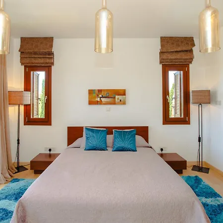 Luxury Elite Aj05 Complete With A Private, Climate Controlled Pool And A Relaxing Outdoor Jacuzzi, Aphrodite Hills *