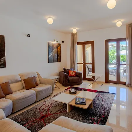 Luxury Elite Aj05 Complete With A Private, Climate Controlled Pool And A Relaxing Outdoor Jacuzzi, Aphrodite Hills