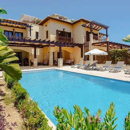 Villa Luxury Elite Aj05 Complete With A Private, Climate Controlled Pool And A Relaxing Outdoor Jacuzzi, Aphrodite Hills Kúklia