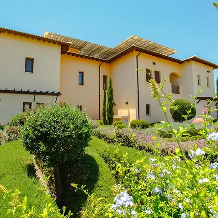 Luxury Elite Aj05 Complete With A Private, Climate Controlled Pool And A Relaxing Outdoor Jacuzzi, Aphrodite Hills * Kouklia