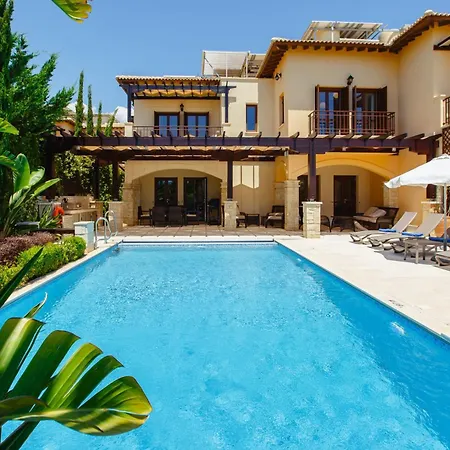Luxury Aj05 With Private Heated Pool & Jacuzzi, Services Inc, Aphrodite Hills Villa