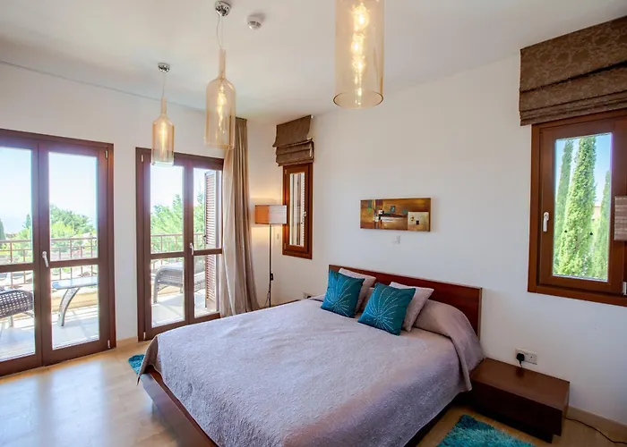 Luxury Elite Aj05 Complete With A Private, Climate Controlled Pool And A Relaxing Outdoor Jacuzzi, Aphrodite Hills Kouklia