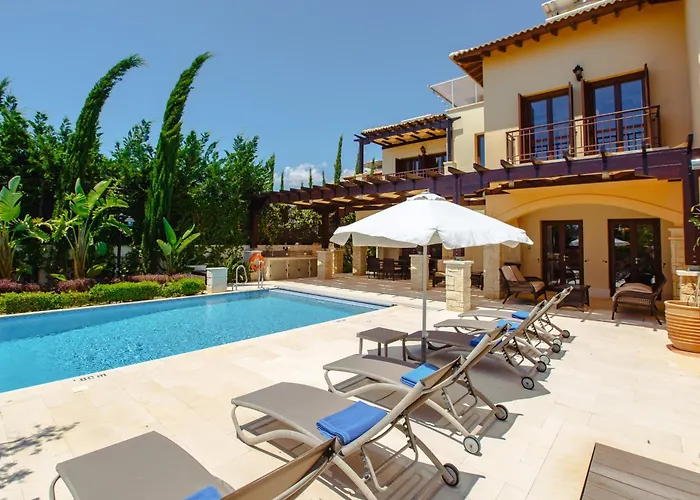 Luxury Elite Aj05 Complete With A Private, Climate Controlled Pool And A Relaxing Outdoor Jacuzzi, Aphrodite Hills * Kouklia